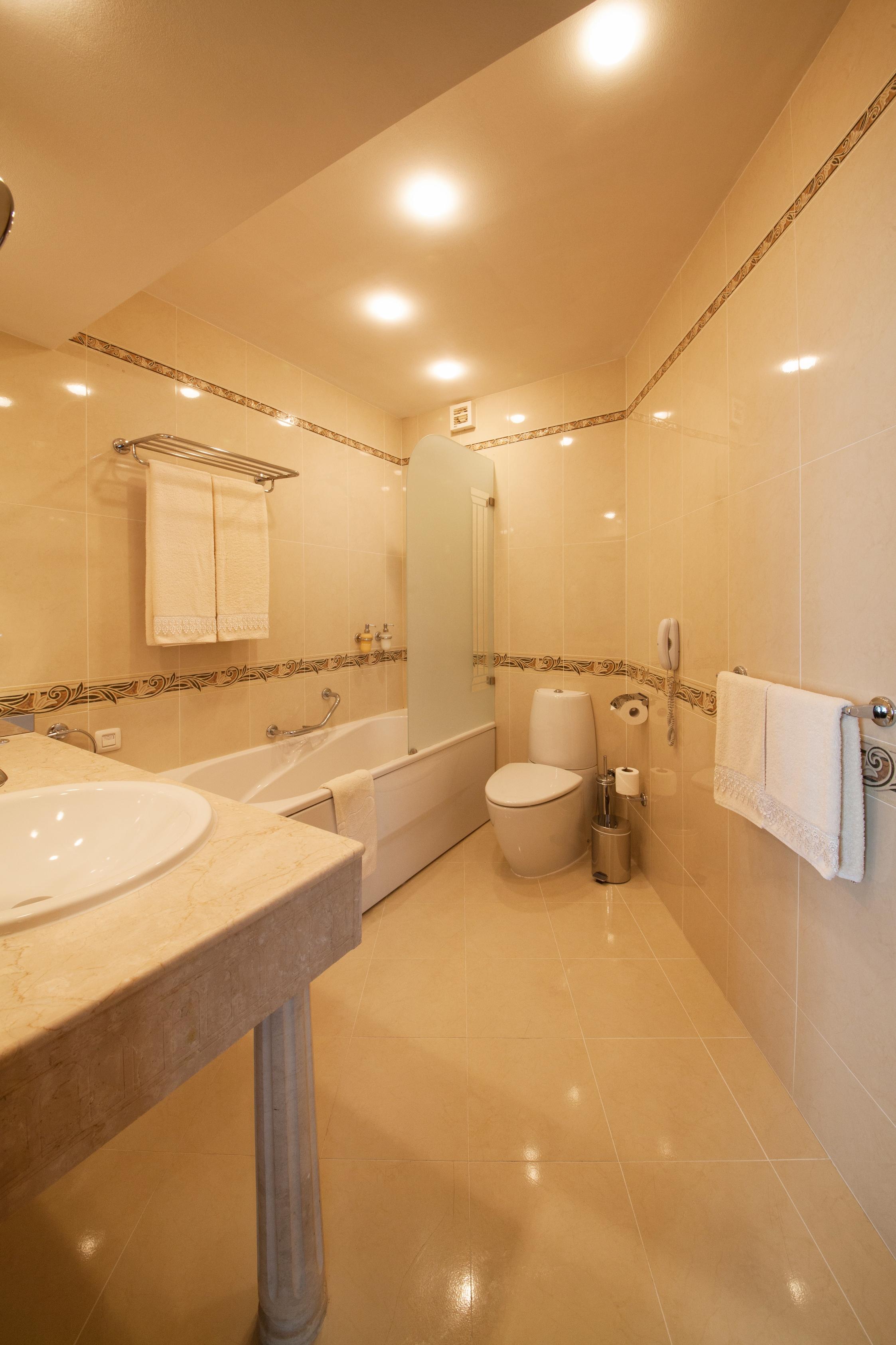 Grand Hotel London Varna Extérieur photo Bathroom